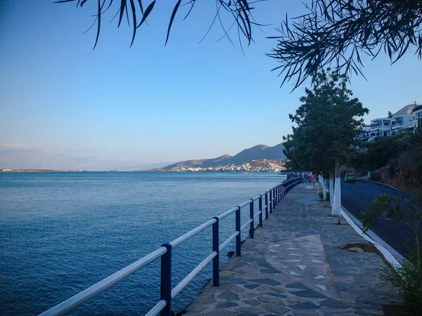 Elounda Kreta Grekland September 2017 Stig Utmed Havet Nära Vägen — Stockfoto