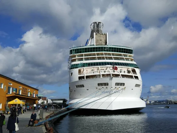 Stavanger Noruega Agosto 2017 Navio Cruzeiro Atracado Porto Vista — Fotografia de Stock