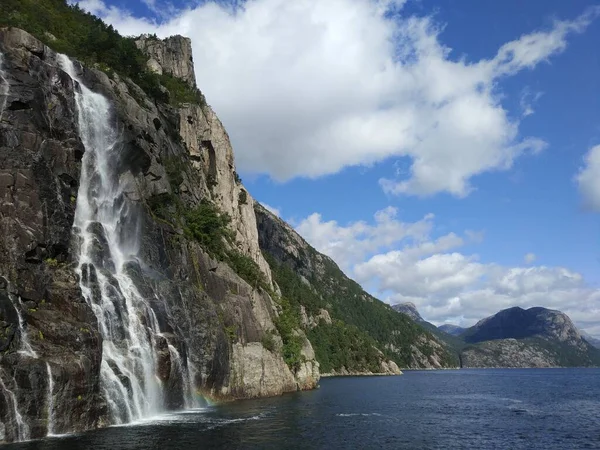 Schöne Norwegische Berge Wasserfall Und Klippen Lysefjord Norwegen — Stockfoto
