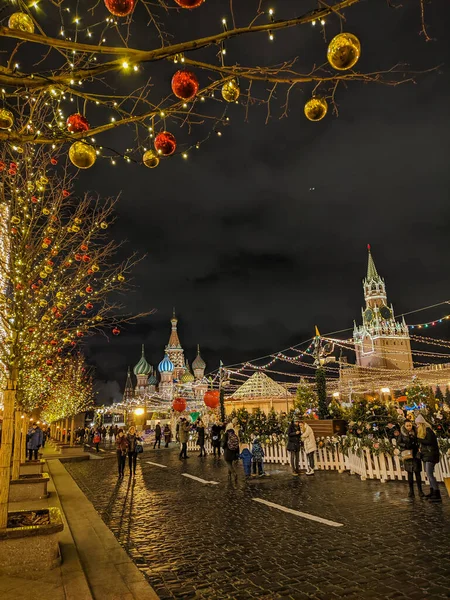 Moscow Russia December 2019 Pedestrian Road Gum Department Store Red — Stock Photo, Image