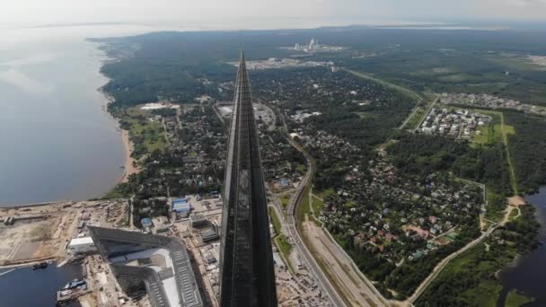 Août 2020, Russie, Saint-Pétersbourg : gratte-ciel du centre de Lakhta. Vue aérienne — Video