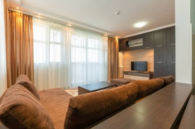 Kahverengi oturma odası iç