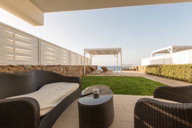 otel restoranın terasında Yunanistan