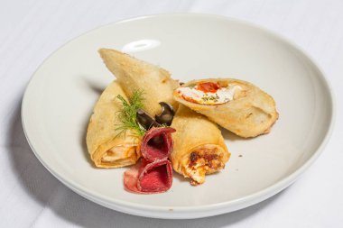 Salam ve krem peynir kahvaltı rulo beyaz tabaktabaktabak tabaktabak tabak tabaktabak tabak tabak tabak tabak tabak tabak tabak tabak tabak tabak tabak tabak tabak tabak tabak tabak tabak tabak tabak tabak