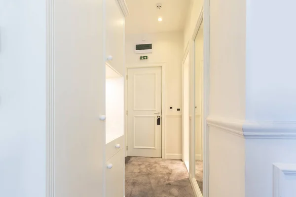 Hotell rummet entré korridor — Stockfoto