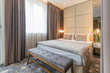 Lüks bir otel çift kişilik yatak yatak odası iç