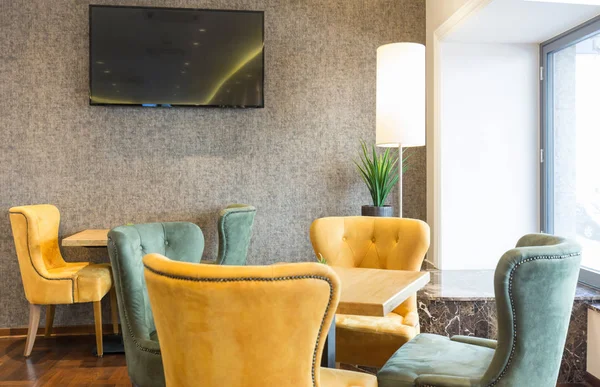 Modern bir otel kafe restoranıniç