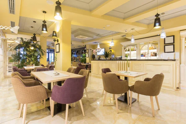 Yeni Otelin Içindeki Otel Restoranı — Stok fotoğraf