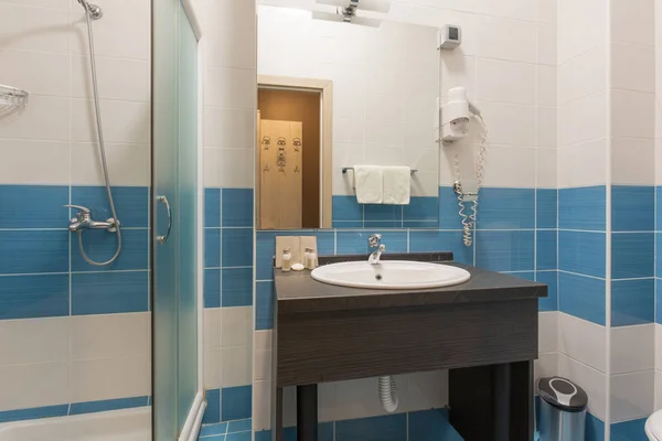 Hotel Koupelna Interiér Sprchovým Koutem — Stock fotografie