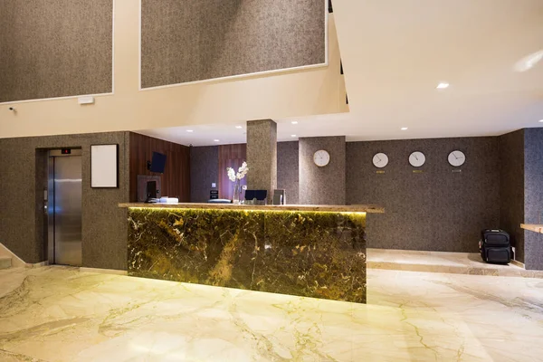 Hotellets Reception Interiör Med Marmor Receptionen — Stockfoto