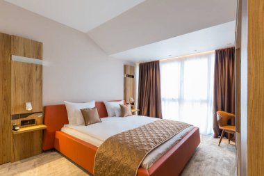 Dağ Oteli 'nde lüks bir otel odası.