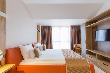 Dağ Oteli 'nde lüks bir otel odası.