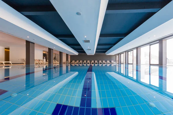 Intérieur Une Piscine Intérieure — Photo