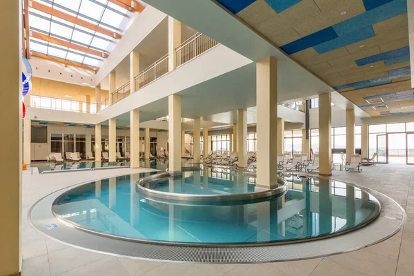 Piscine Intérieure Dans Hôtel Spa Centre Bien Être — Photo