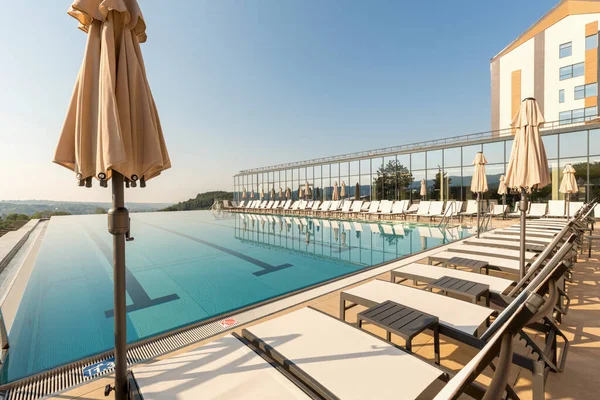 Buitenzwembad Een Modern Hotel — Stockfoto