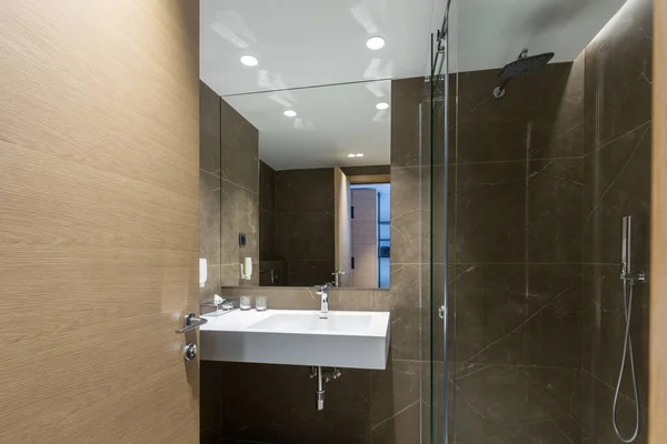 Intérieur Une Salle Bain Hôtel Intérieur Avec Cabine Douche — Photo