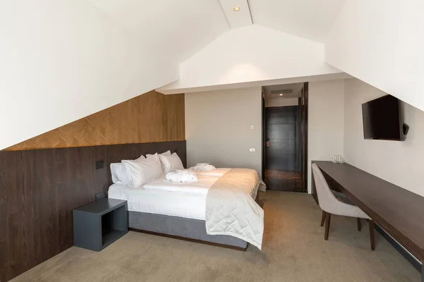 Intérieur Une Chambre Hôtel Luxe Dans Grenier Hôtel Montagne — Photo