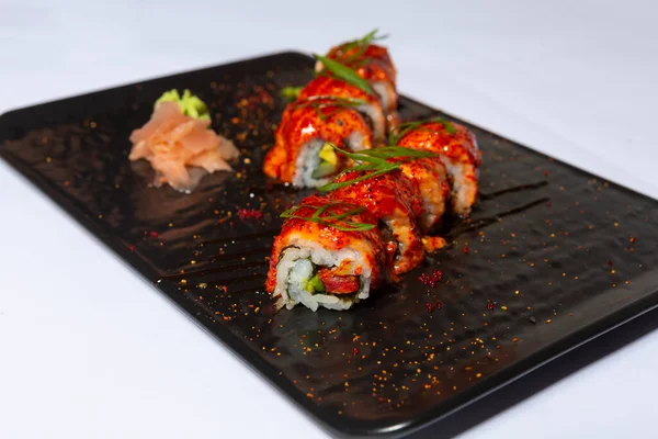 Rolă Sushi Din Tutun Rece Servită Piatră Neagră — Fotografie, imagine de stoc