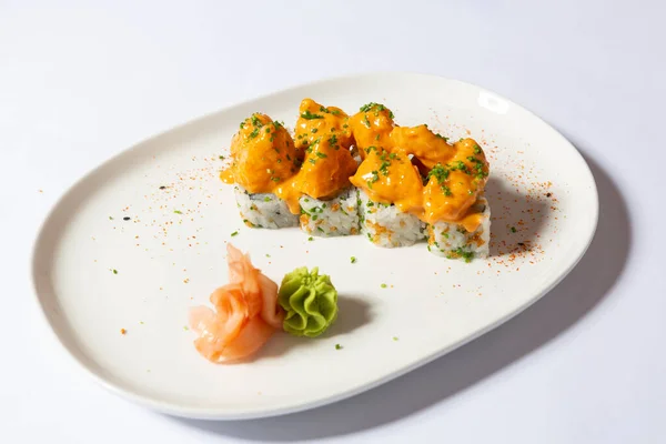 Yuzu Creveți Rulou Sushi Servit Placă Albă — Fotografie, imagine de stoc