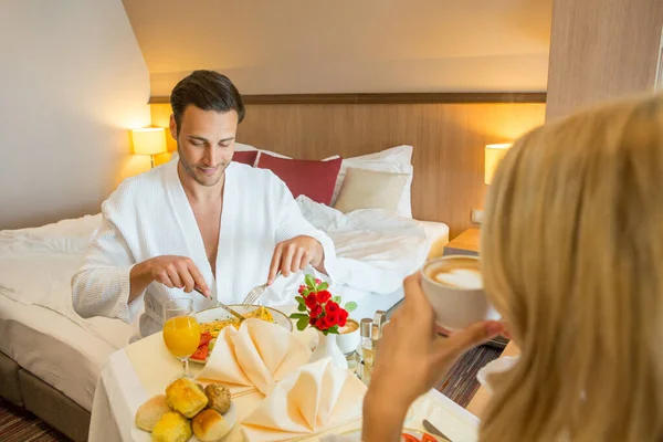 Happy Couple Having Breakfast Hotel Room — Stock Photo, Image