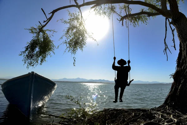 Щастя Рибалки Озері Сході Сонця — стокове фото