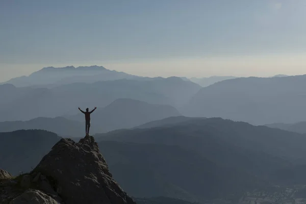 La gioia della vittoria di una persona di successo — Foto Stock