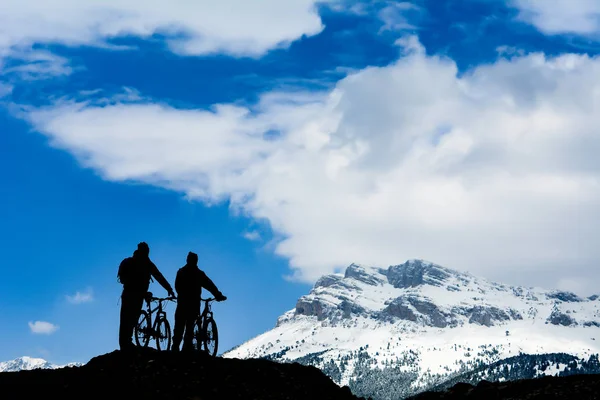 The goal of cyclists and enjoying the landscape — Stock Photo, Image