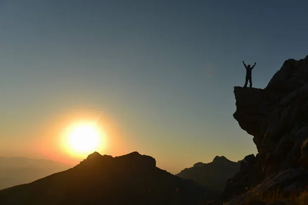 Les aventures d'un homme courageux et déterminé — Photo