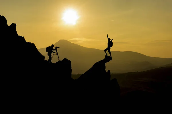 Fotografo e modello coraggioso concetto di lavoro — Foto Stock