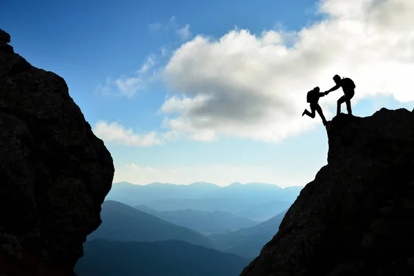 Professzionális hegymászási tanácsadás, együttdöntési eljárás és segg — Stock Fotó