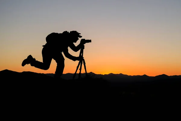 Fotograf Który Wykonuje Swoją Pracę Miłością Uczuciem Podnieceniem Jakością — Zdjęcie stockowe