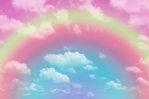 Cor Pastel Bonita Com Sombra Arco Íris Nuvens Brancas Fofas — Fotografia de Stock