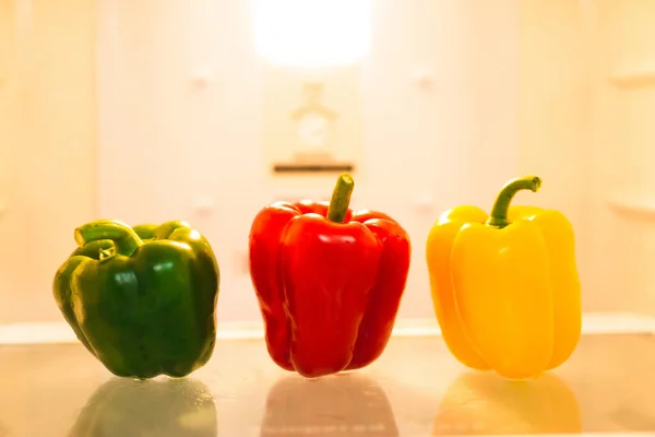 Gruppe Farverige Sort Økologiske Søde Peberfrugter Eller Bell Pepper Gree - Stock-foto