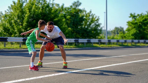 Famille Basket Ball Père Avec Barbe Fils Jouant Basket Sans — Photo