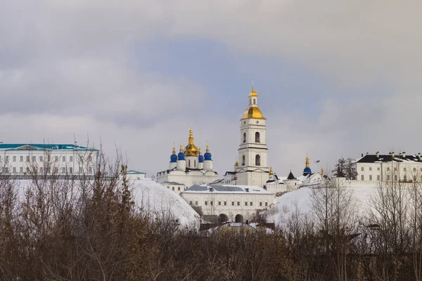 Tobolsk es una ciudad en Rusia. Tobolsk Kremlin . — Foto de Stock