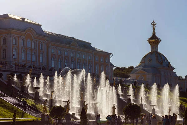 Petergof znany jako Petrodvorets-pomnik architektury światowej — Zdjęcie stockowe