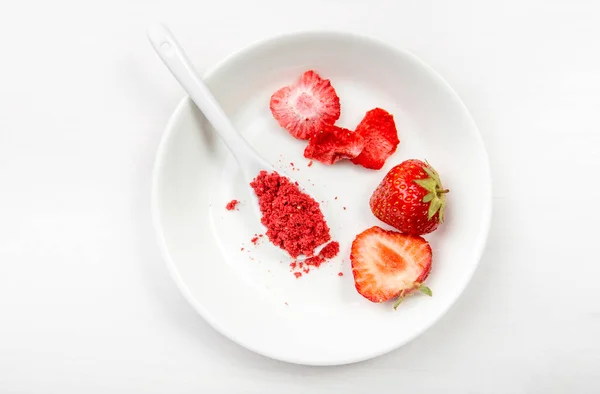 Σκόνη Φράουλας Από Κατεψυγμένες Φράουλες Για Πασπάλισμα Γεύση Και Συστατικό — Φωτογραφία Αρχείου