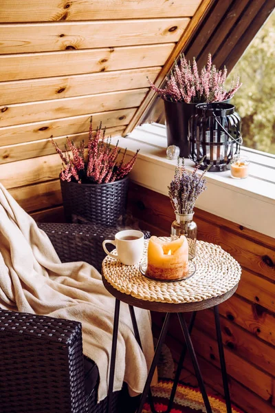 Niedliche Herbst Wohnkultur Arrangement Winziger Holzbalkon Mit Heideblüten Topf Lavendel — Stockfoto