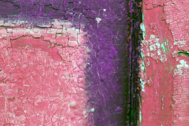 Ahşap üzerinde eski boya kalıntıları olan eski ahşap bir arka plan. Eski bir ağacın dokusu, eski bir ahşap arka plan soyma boyası. Kırık boyalı eski mavi tahta