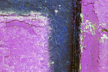 Ahşap üzerinde eski boya kalıntıları olan eski ahşap bir arka plan. Eski bir ağacın dokusu, eski bir ahşap arka plan soyma boyası. Kırık boyalı eski mavi tahta