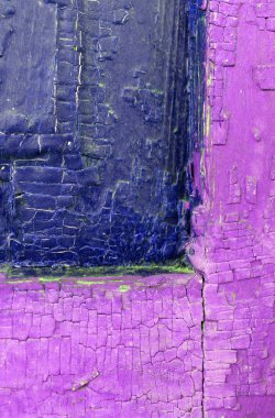 Ahşap üzerinde eski boya kalıntıları olan eski ahşap bir arka plan. Eski bir ağacın dokusu, eski bir ahşap arka plan soyma boyası. Kırık boyalı eski mavi tahta