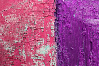 Ahşap üzerinde eski boya kalıntıları olan eski ahşap bir arka plan. Eski bir ağacın dokusu, eski bir ahşap arka plan soyma boyası. Kırık boyalı eski mavi tahta