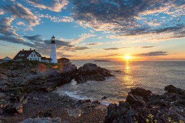 Gündoğumu Portland fenerinde Cape Elizabeth, New England, Maine, ABD.