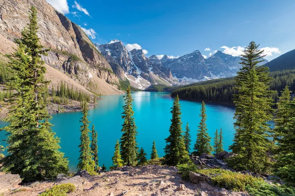 Belle Acque Turchesi Del Lago Morena Tramonto Nel Banff National — Foto Stock