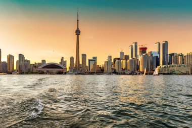 Muhteşem Toronto manzarası gün batımında, Toronto, Ontario, Kanada.