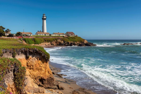 California Beach Lighthouse Pigeon Point Lighthouse Sunny Day Pacific Ocean — Stock Photo, Image