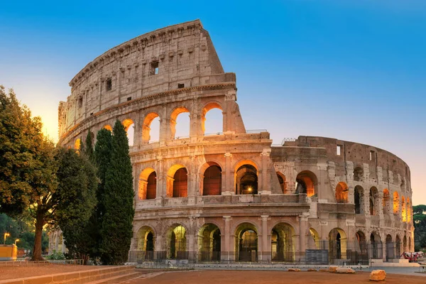 Coliseo Famoso Amanecer Roma Italia — Foto de Stock