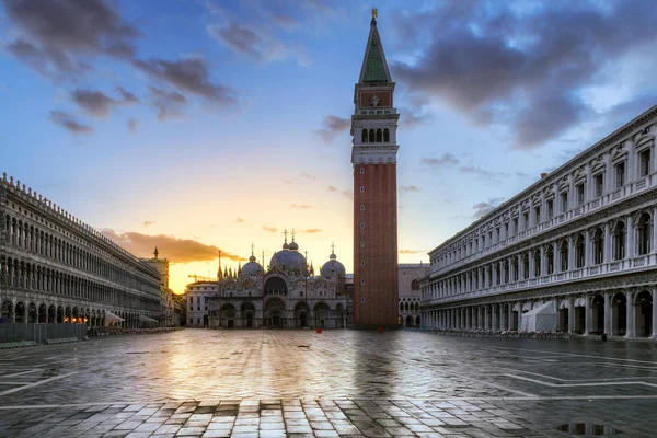 Wunderschöner San Marco Platz Bei Sonnenaufgang Venedig Italien Vintage Post — Stockfoto