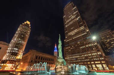 Cleveland Şehir Merkezi, Cleveland, Ohio 'da gece manzarası.