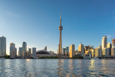 Toronto, Ontario, Kanada 'da gün batımında güzel bir Toronto manzarası.
